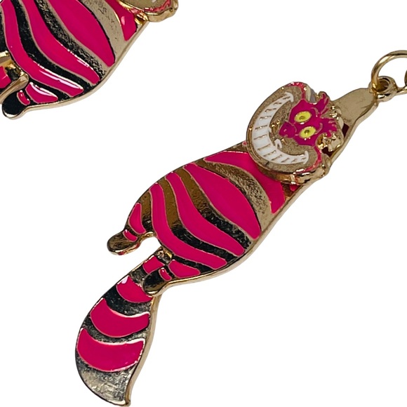 Alice in wonderland Cheshire Cat pink metal earrings NEW - Picture 2 of 7